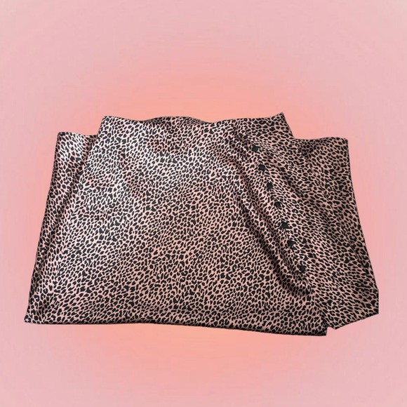 Silk leopard print Skirt Midi - Picture 1 of 2